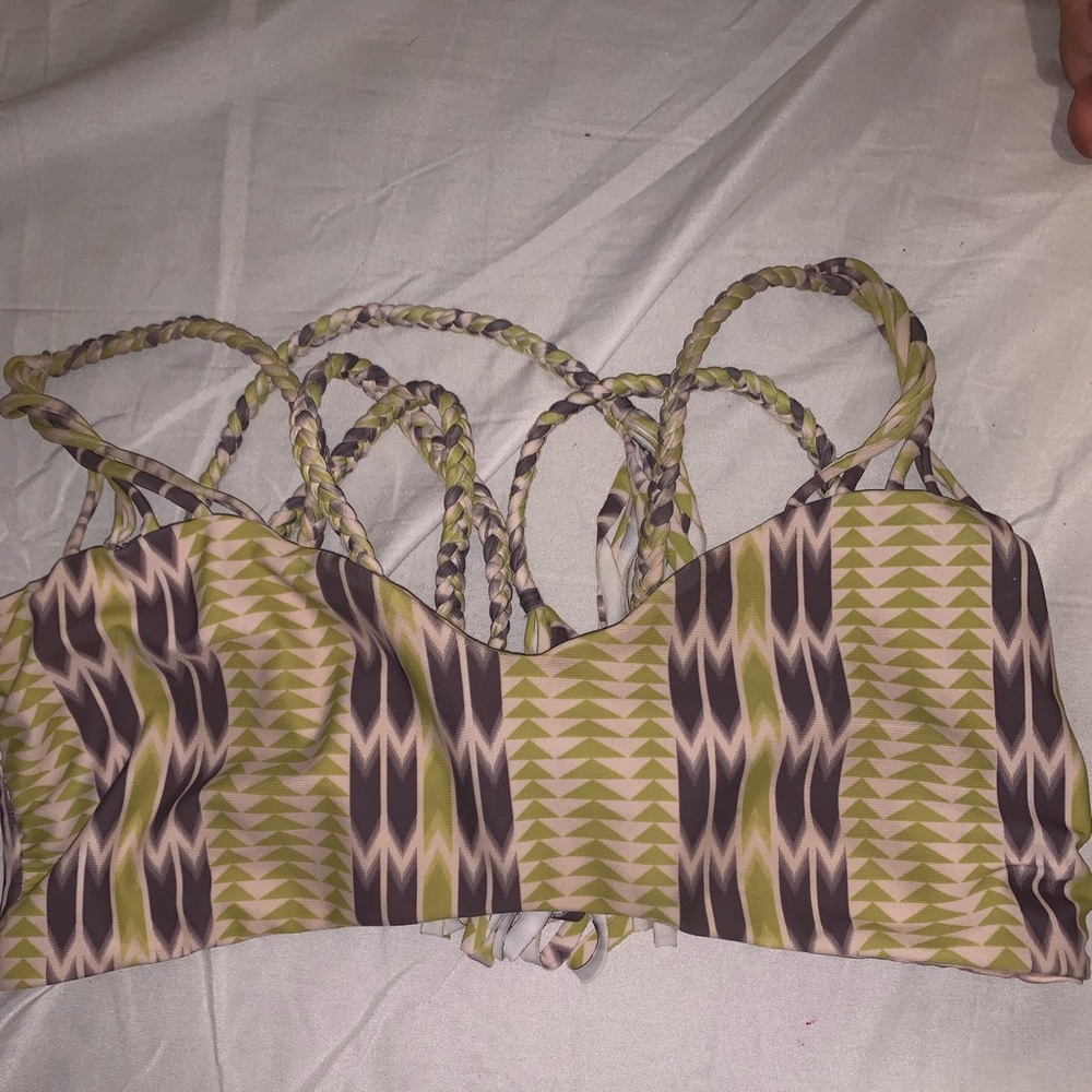 Acacia top
